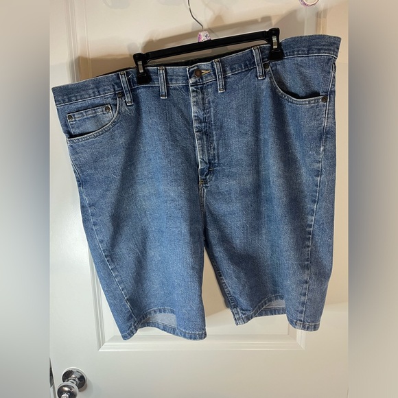 Wrangler Men’s Relaxed Fit American Stonewashed Premium Quality Jean Shorts Sz46 - Picture 3 of 12